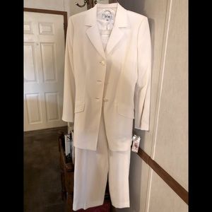 NWT Ladies 2 Piece Pantsuit